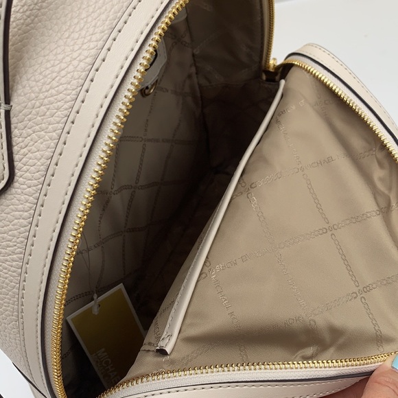 Michael kors Valerie medium pebbled leather backpack light cream color - Picture 11 of 15